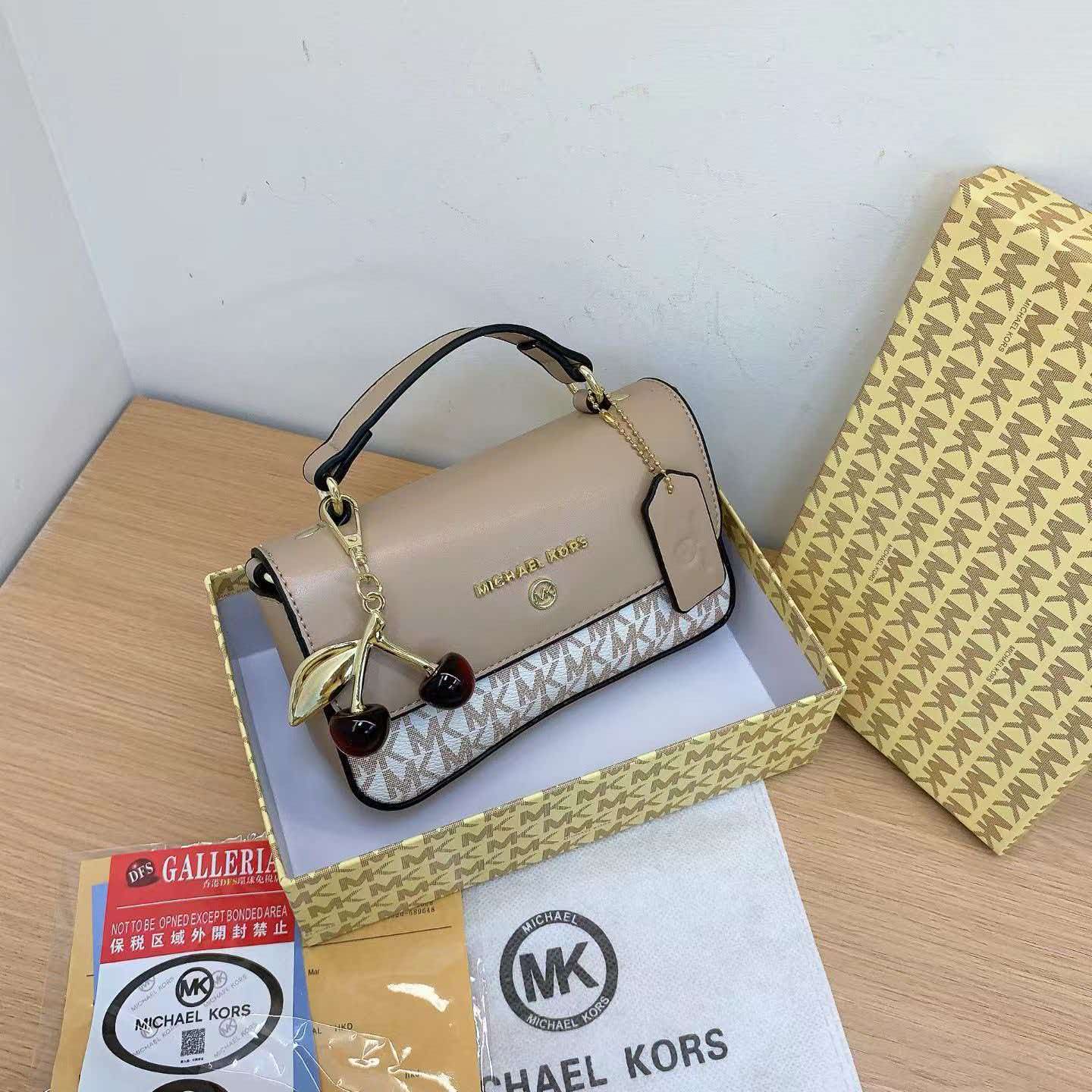 Совершенно новая женская сумка – обзор и цена Women'S Bags Michael Kors