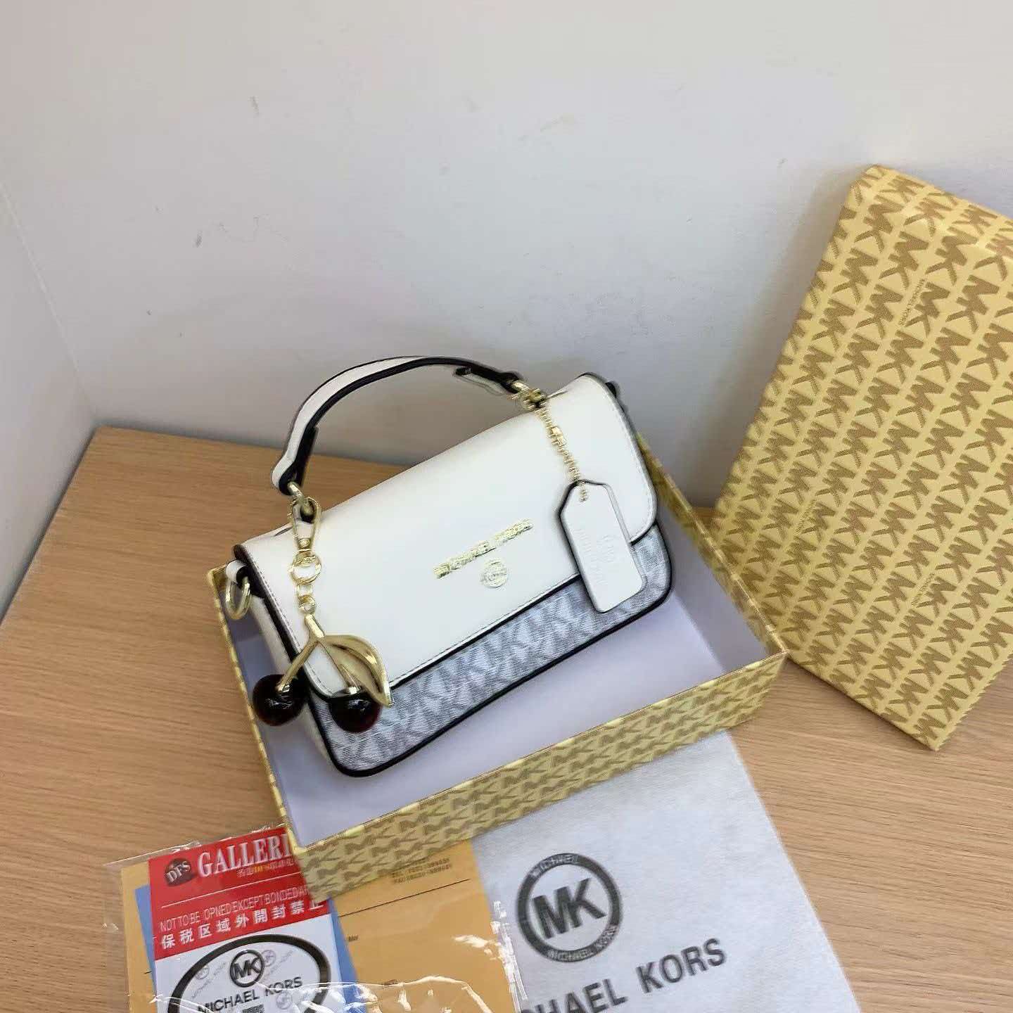 Совершенно новая женская сумка – обзор и цена Women'S Bags Michael Kors