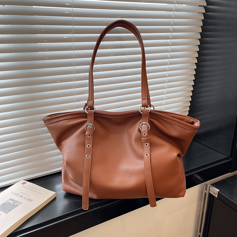 Женская сумка Rivet из мягкой  – обзор и цена Women Bags Aldo