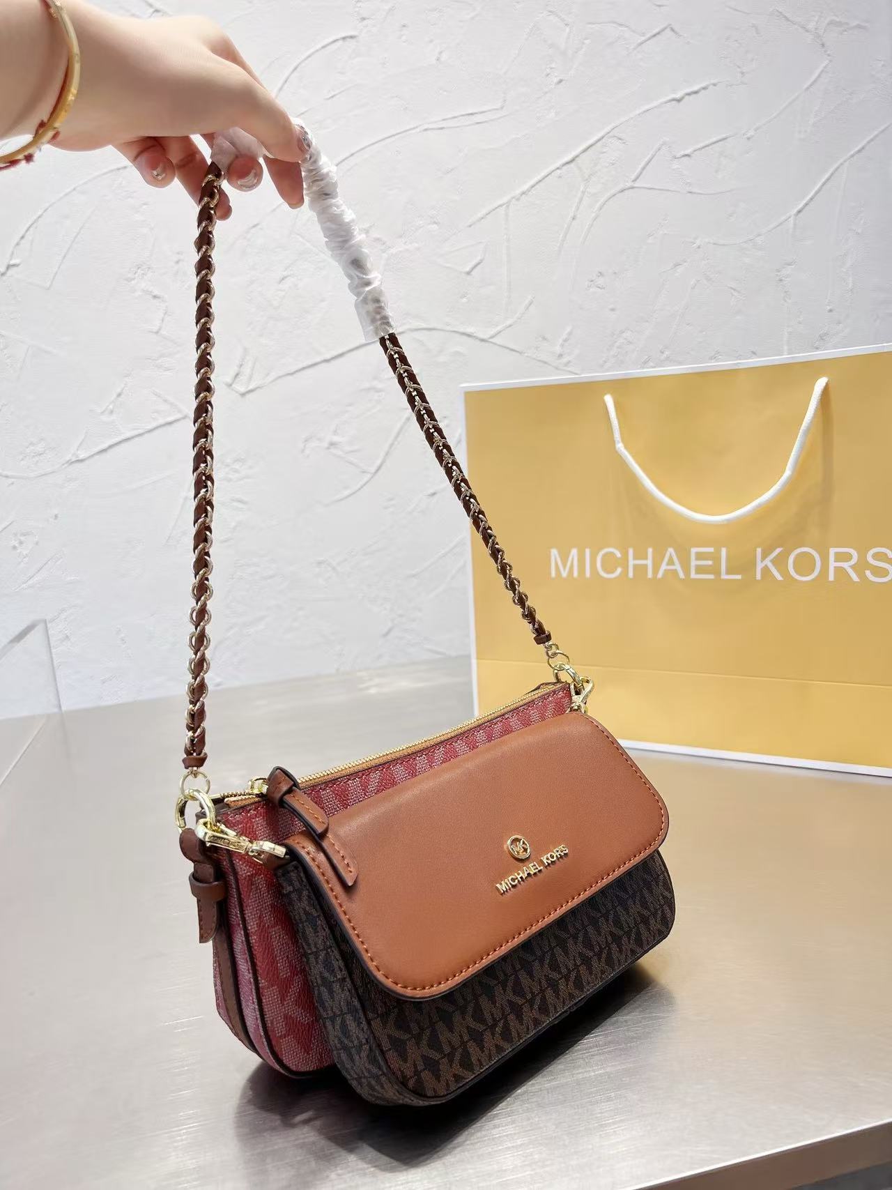 Совершенно новая женская сумка – обзор и цена Women'S Bags Michael Kors