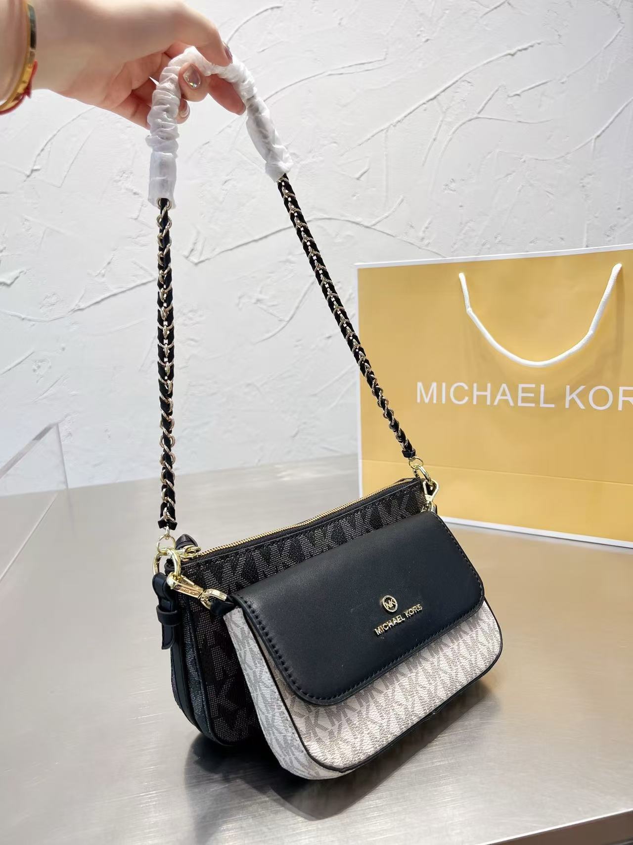 Совершенно новая женская сумка – обзор и цена Women'S Bags Michael Kors